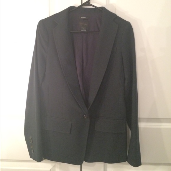 Club Monaco - Picture 1 of 4